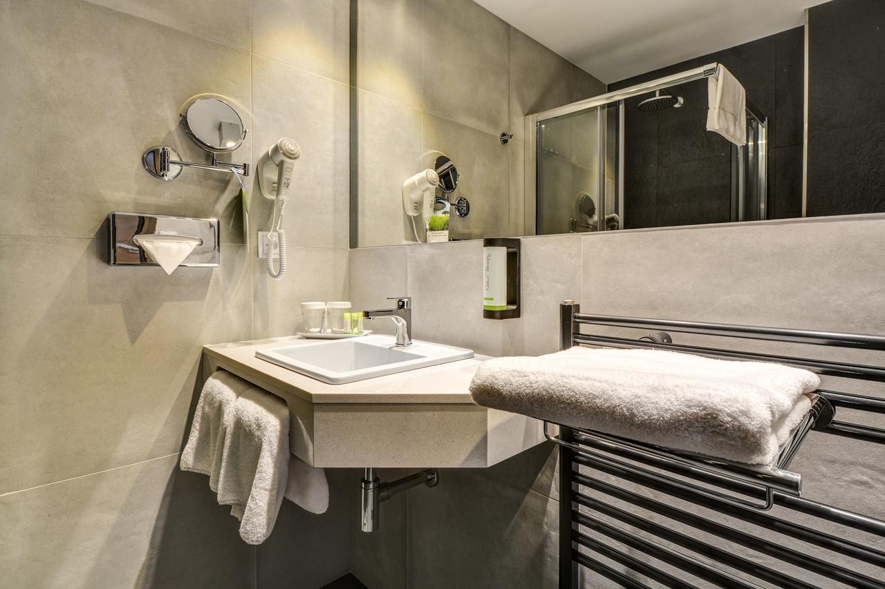 Hotel Amenity &