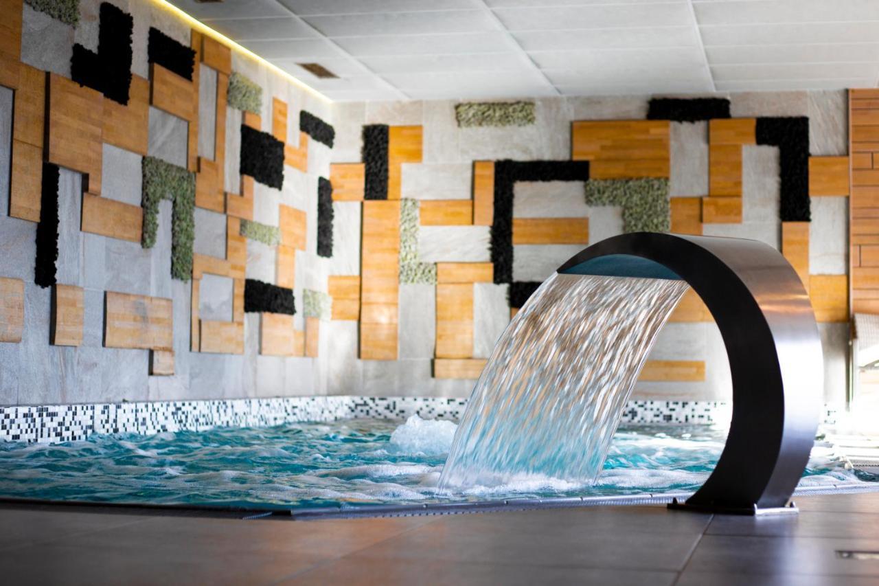 Hotel Amenity & 4*